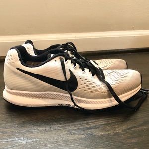 Nike Zoom Pegasus sneakers